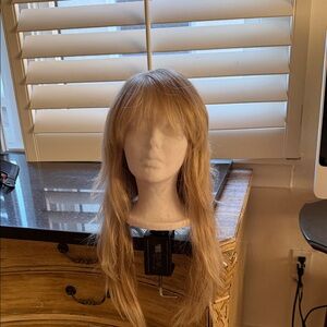 Unbranded#23 Beautiful Layered Blond Synthetic Wig With Bangs